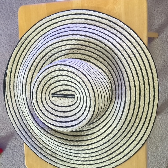 Tan and Black striped straw sunhat - Picture 2 of 6